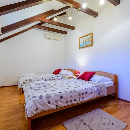 Vakantiehuis Avalon House *